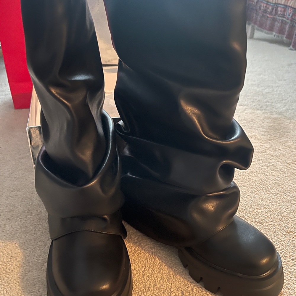Brand New Azalea Wang Women's Ruched Boots - Picture 5 of 10